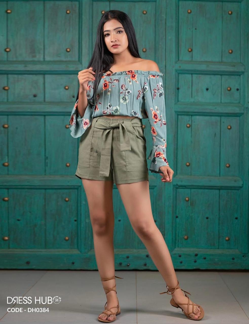 Kaalo off Shoulder Crop