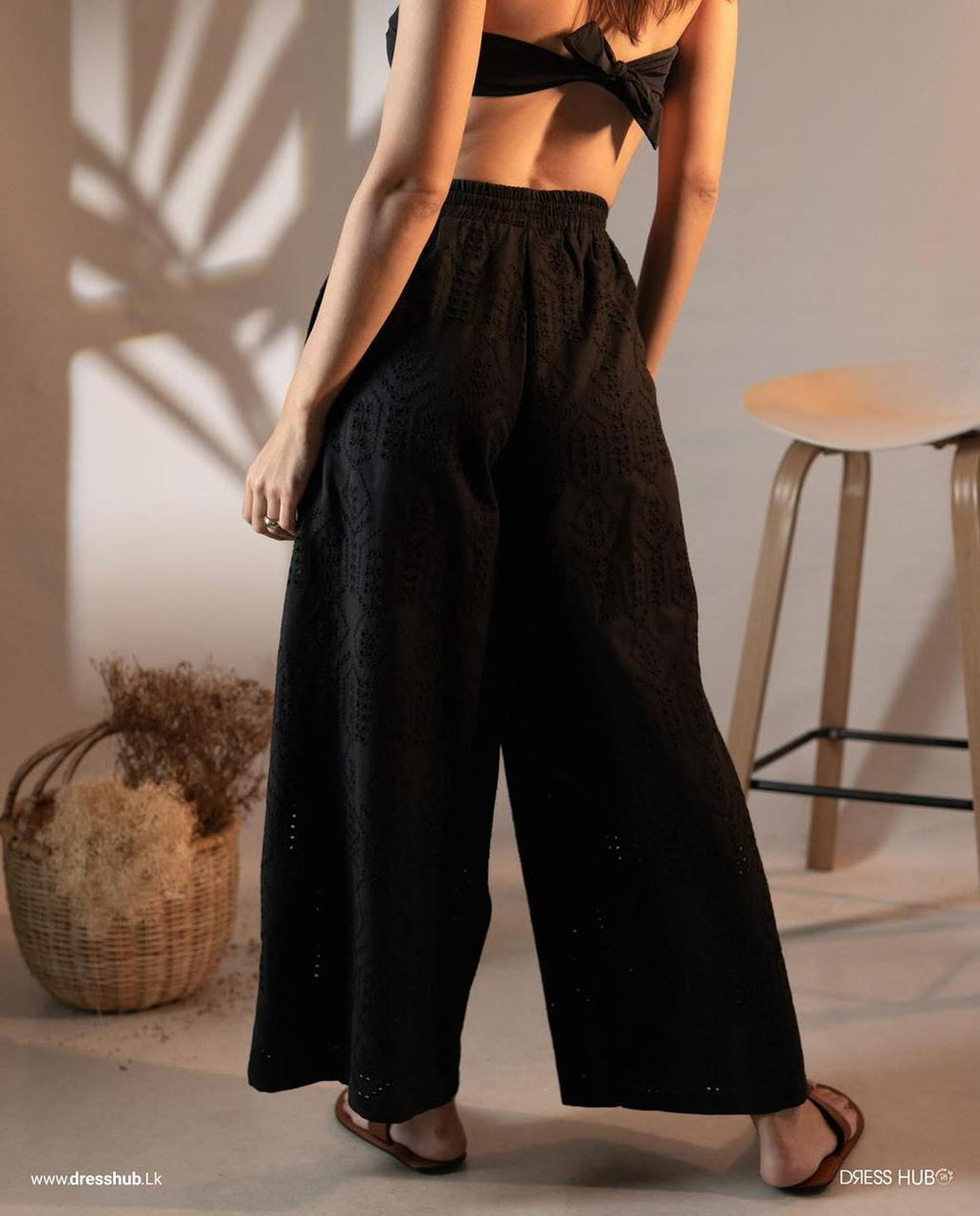 Aura All-White-Black Three-Piece Kit