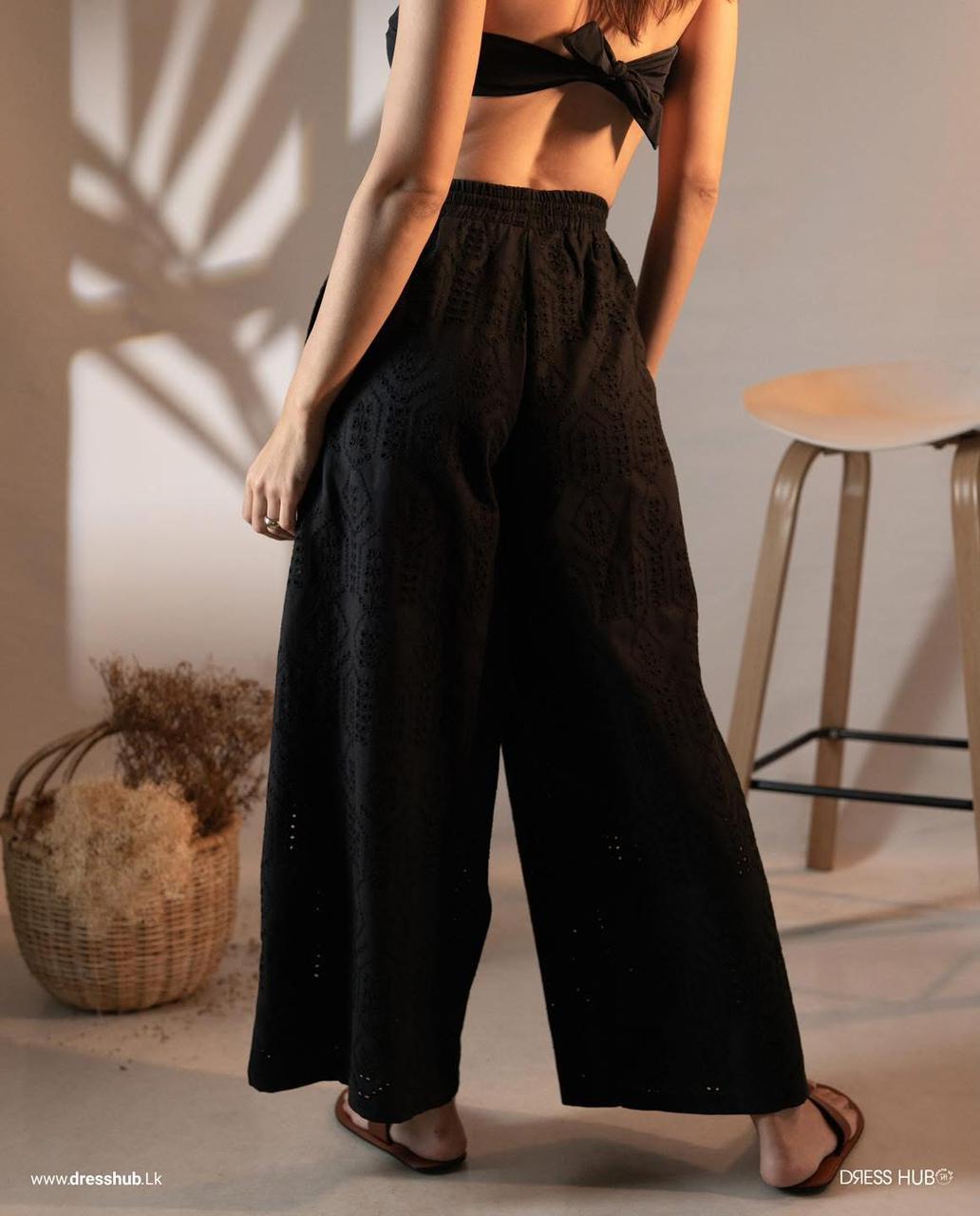 Aura All-White-Black Three-Piece Kit